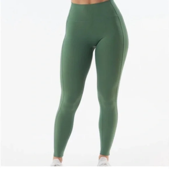 Alphalete pulse leggings - Picture 3 of 7